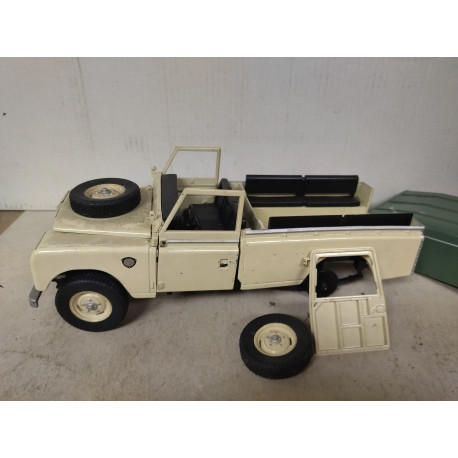 LAND ROVER 109 SERIES III 1:18 EAGLE/UH DESGUACE/SCRAPPING ROTO/BROKEN