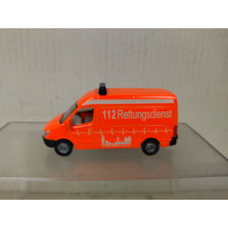 MERCEDES-BENZ SPRINTER (NO LICENCE) AMBULANCE apx 1:64 SIKU 805