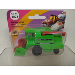 DEUTZ-FAHR 36.10 COMBINE HARVESTER/COSECHADORA FARMER/TRACTOR apx 1:64 SIKU 1024