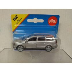 VOLKSWAGEN PASSAT B6 FAMILIAR SILVER 1:55/apx 1:64 SIKU 1307
