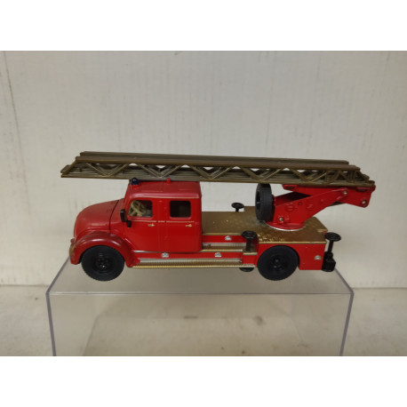 MAGIRUS-DEUTZ MERKUR 1961 FIRE ENGINE 1:50 SIKU 4114 SUCIO/REPINTADO NO BOX