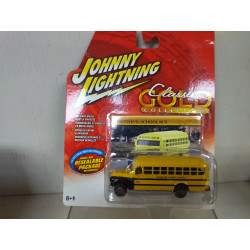 CHEVROLET 1956 SCHOOL BUS CRAWFORD CLASSIC GOLD 1:64 JOHNNY LIGHTNING