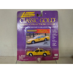 CHEVROLET CAPRICE 1997 TAXI YELLOW CAB CLASSIC GOLD 1:64 JOHNNY LIGHTNING
