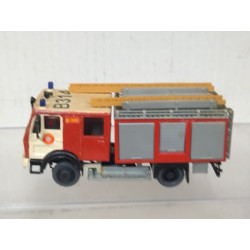 MERCEDES-BENZ B-314 BOMBEROS 080 REPINTADO/DESGUACE 1:87 H0 PREISER