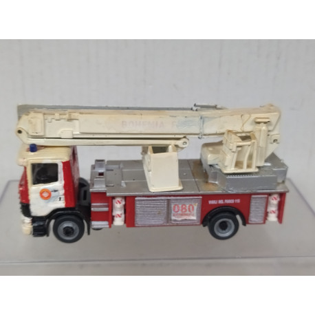 CAMION ESCALERA 080 BOMBEROS REPINTADO/DESGUACE 1:80/apx 1:64 HONGWELL