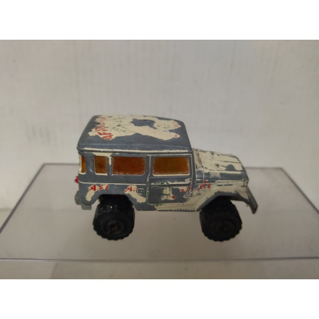 TOYOTA LAND CRUISER J40 AFRICAN SAFARI (2) 1:53/apx 1:64 MAJORETTE 277 NO BOX