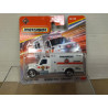 INTERNATIONAL TERRASTAR PARAMEDIC AMBULANCE 1:64 MATCHBOX 24/125