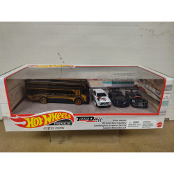 DIORAMA SET X 4  QUATTRO/ESSENZA/SAUBER C9 + HAULER 1:64 HOT WHEELS PREMIUM