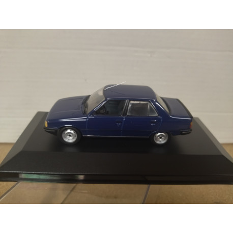 CHRYSLER AIRFLOW 1936 SILVER 1:32 ROAD SIGNATURE NO BOX