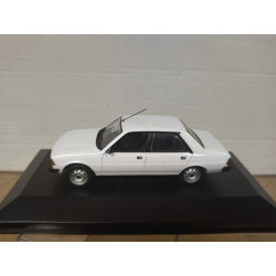 PEUGEOT 305 1980 NUESTROS QUERIDOS COCHES 1:43 ALTAYA IXO CAJA NO ORIGINAL