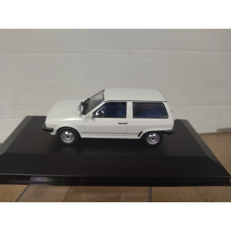 VOLKSWAGEN POLO 1982 NUESTROS QUERIDOS COCHES 1:43 ALTAYA IXO CAJA NO ORIGINAL