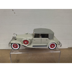 CHRYSLER LEBARON 1932 1:32 ROAD SIGNATURE NO BOX