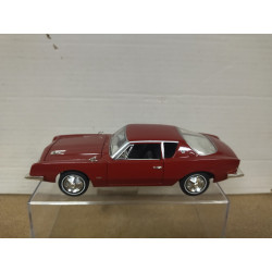 STUDEBAKER AVANTI 1963 RED 1:32 ROAD SIGNATURE NO BOX