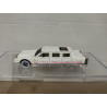 LIMOUSINE LIMOZEEN WHITE DEFECTUOSO apx 1:64 HOT WHEELS NO BOX