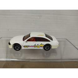 HOLDEN COMMODORE SV WHITE 1:64 HOT WHEELS MALAYSIA NO BOX