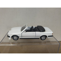 BMW E30 325i CABRIOLET WHITE 1:34/1:39 MAISTO NO BOX