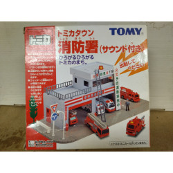 TOMICA TOWN FIRE STATION 1:64 TOMICA PLAYSET (NO CARS/COCHES INCLUIDOS)