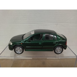 OPEL ASTRA G GREEEN (DEFECT PINTURA TECHO) 1:34/1:39 11/12 cm WELLY NO BOX