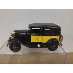 FORD TUDOR 1929 SEDAN TAXI BARCELONA REPINTADO 1:32 ARKO NO BOX