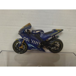 YAMAHA YZR M1 2004 VALENTINO ROSSI WINNER MOTO/BIKE 1:24 ALTAYA IXO NO BOX/SUCIA