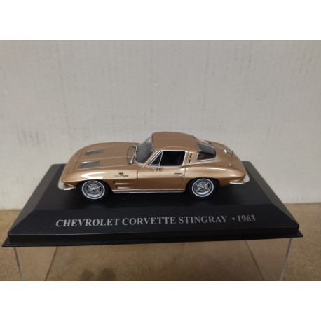 CHEVROLET CORVETTE C2 1963 STINGRAY CHAMPAGNE 1:43 IXO ALTAYA