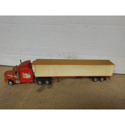 CAMION/TRUCK USA RED WHITE 1:87 H0 SUCIO/DESGUACE