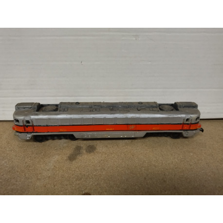 LOCOMOTORA GRIS/ROJA TRANSFORMACION ARTESANAL 1:87 H0 NO BOX