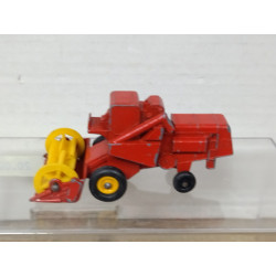 COMBINE HARVESTER RED MB51 /apx 1:64 MATCHBOX NO BOX