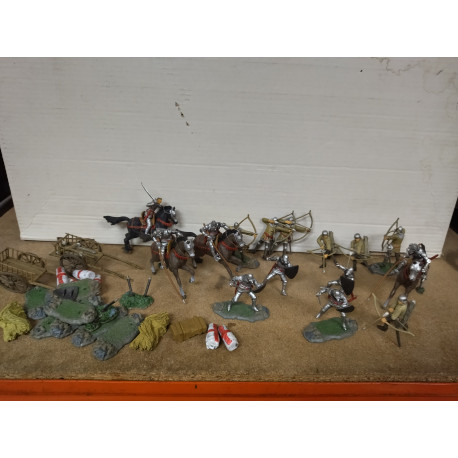 LOTE FIGURES KNIGHTS OF 100 YEARS 1:32 FORCES OF VALOR NO BOX