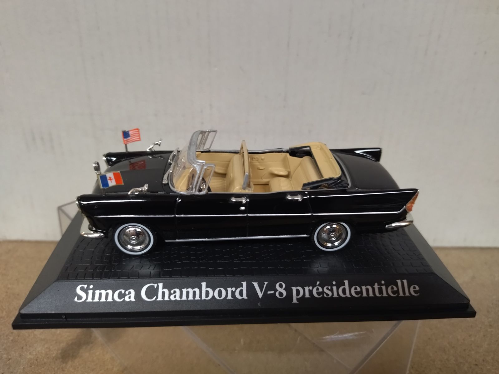 SIMCA CHAMBORD V-8 PRESIDENTIELLE 1961 DEGAULLE / KENNEDY ATLAS 1