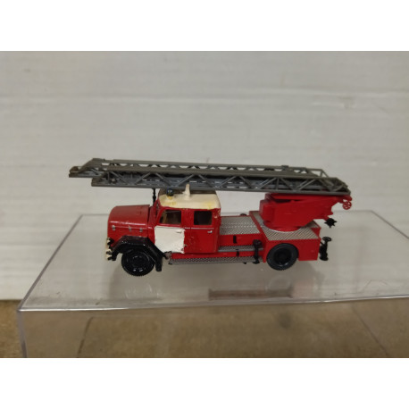 MAGIRUS-DEUTZ ESCALERA BOMBEROS 1:87 H0 DESGUACE/REPINTADO