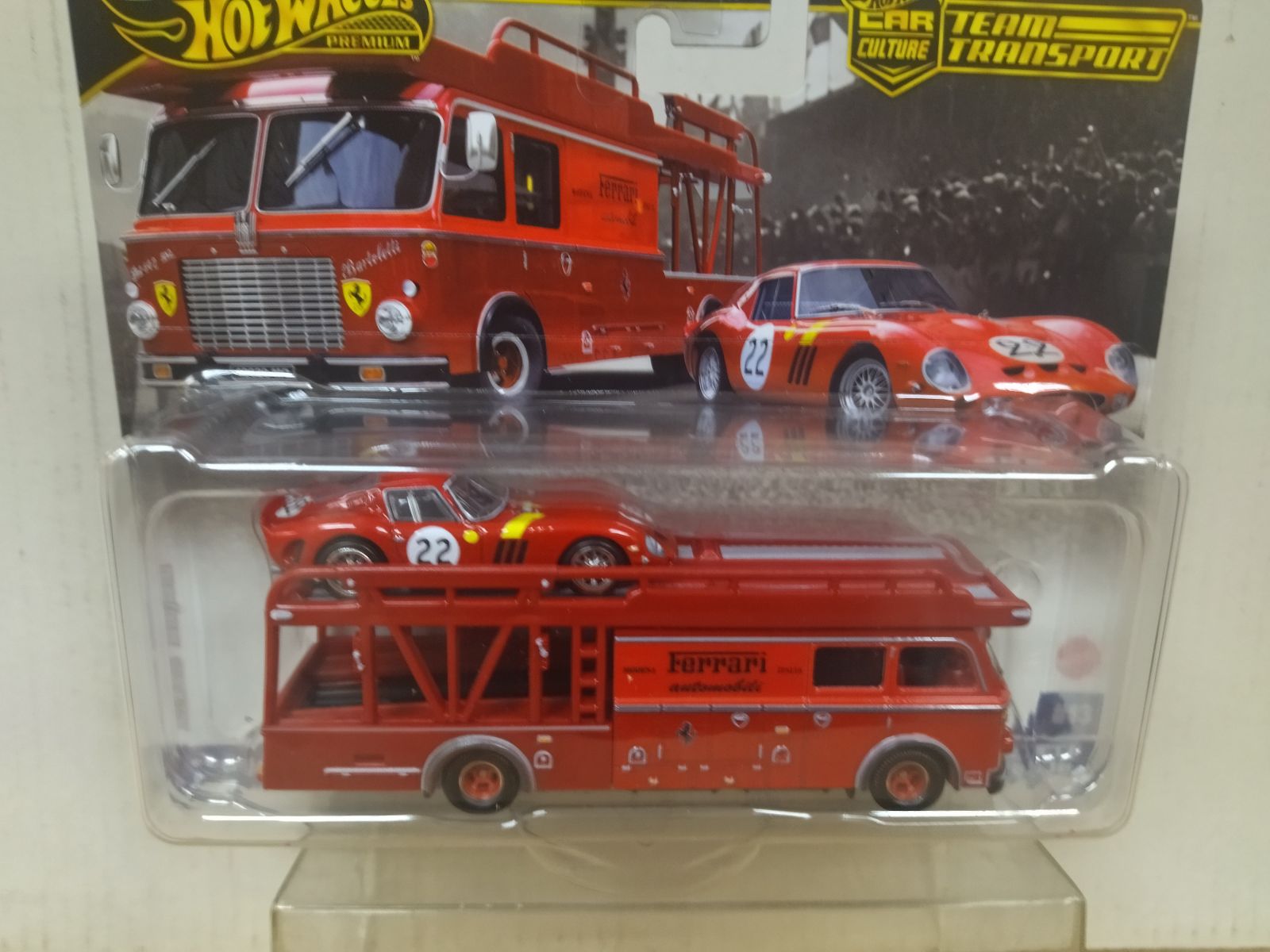 hotwheels チームトランスポート フェラーリ250 フィアット642 FERRARI 250 GTO + FIAT 642 TEAM TRANSPORTER 1:64 HOT WHEELS
