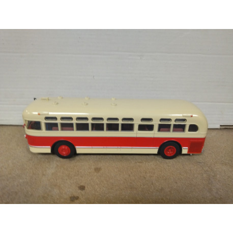 ZIS-154 1946 AUTOBUS 1:43 SALVAT IXO BLISTER ABIERTO