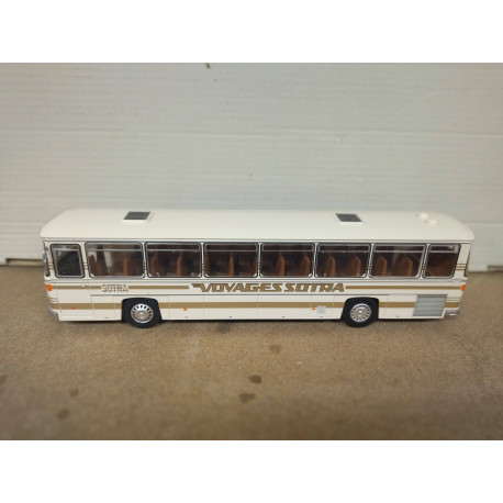 SAVIEM E7L 1070 VOYAGES SOTRA AUTOBUS 1:43 SALVAT IXO BLISTER ABIERTO