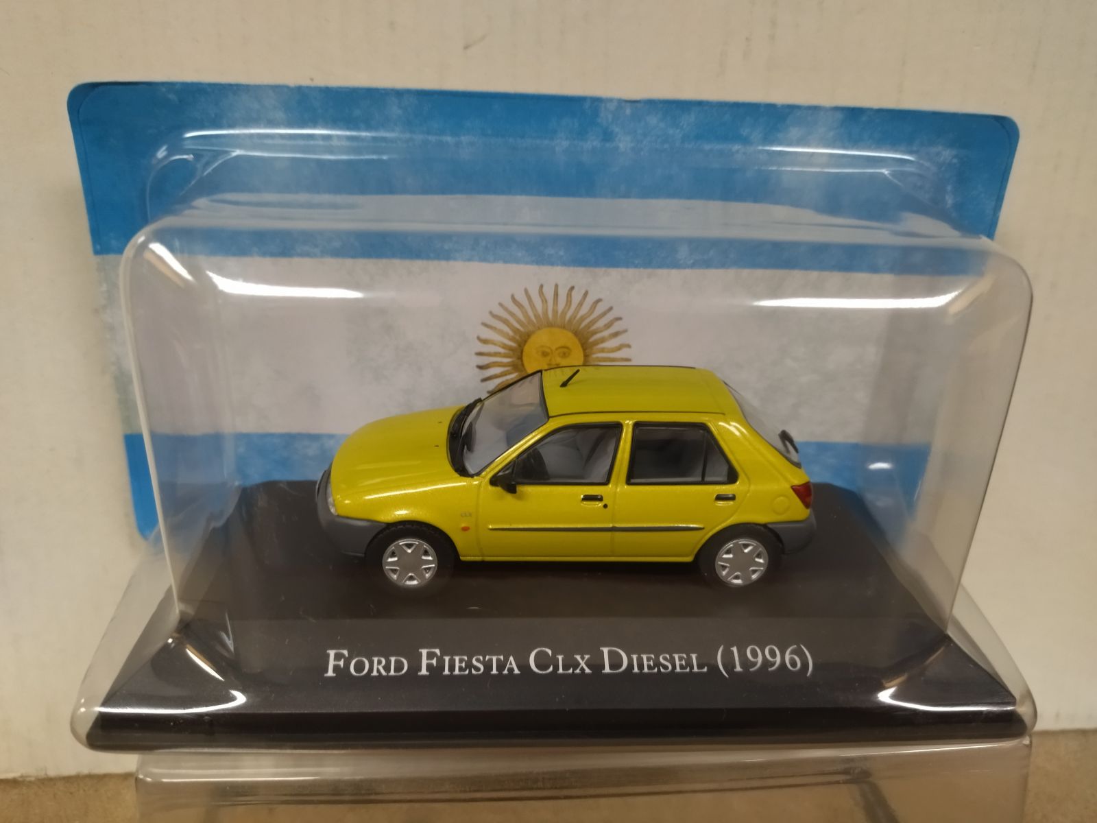 FORD FIESTA 1996 CLX DIESEL LEMON ARGENTINA 1:43 SALVAT IXO - BCN