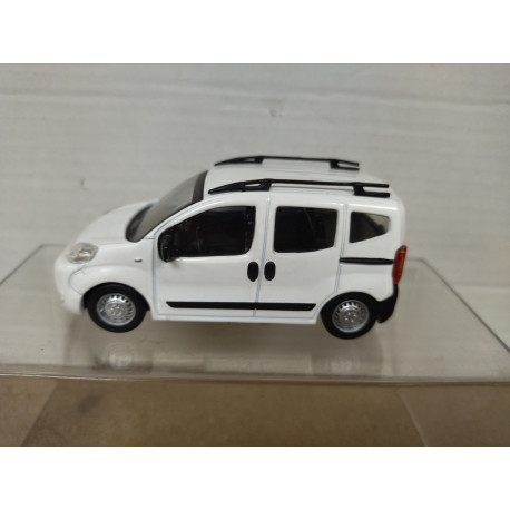 FIAT QUBO WHITE 1:43 MONDO MOTORS NO BOX