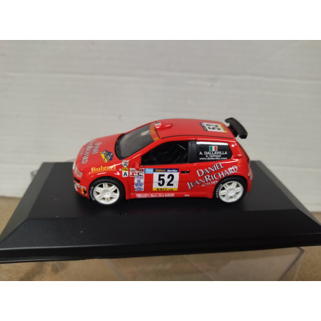 FIAT PUNTO S1600 2001 RALLY CATALUÑA DALLAVILLA 1:43 ALTAYA IXO BOX NO ORIGINAL
