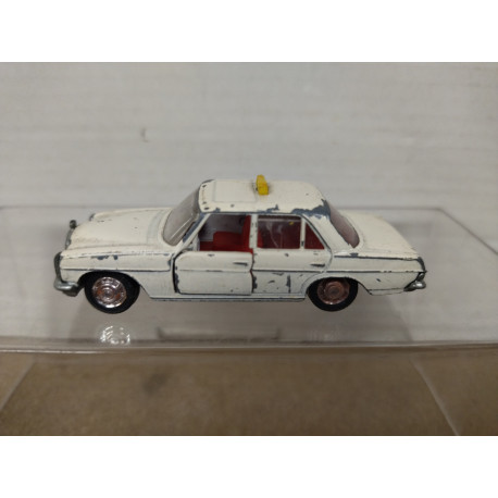 MERCEDES-BENZ W115 200 TAXI 1:66/apx 1:64 SCHUCO 806 VINTAGE NO BOX