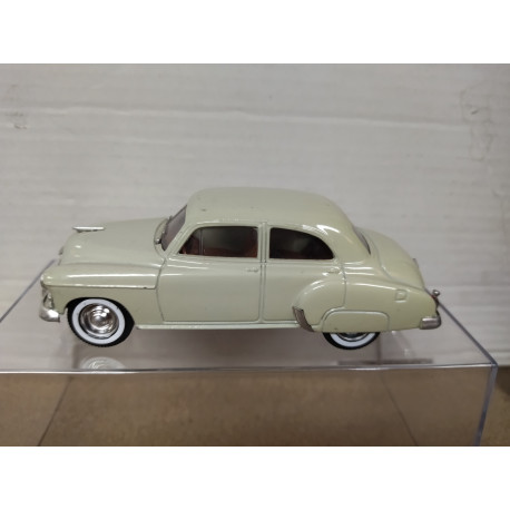 CHEVROLET SEDAN 1950 1:43 SOLIDO NO BOX