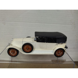 RENAULT 40CV WHITE & BLACK 1:43 SOLIDO NO BOX
