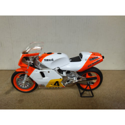 YAMAHA YZR 500 1984 EDDIE LAWSON MOTO GP 1:12 ALTAYA IXO