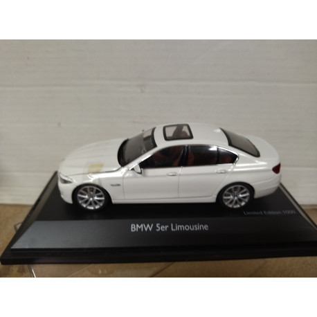 BMW F10 5er 2010 LIMOUSINE WHITE 1:43 SCHUCO