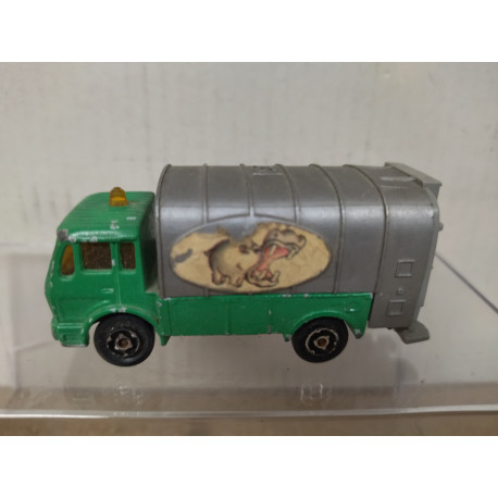 MERCEDES-BENZ REFUSE TRUCK (2) 1:100/apx 1:64 MAJORETTE 218 NO BOX