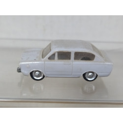 SEAT 850 BERLINA DESGUACE 1:87 H0 EKO NO BOX
