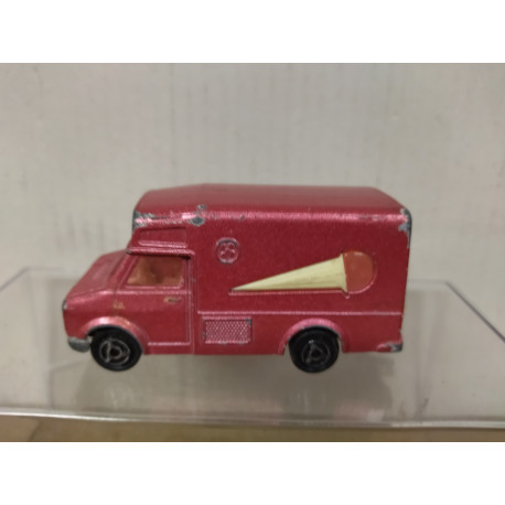 FOURGON (FORD E-350) ICE CREAM PINK 1:67/apx 1:64 MAJORETTE 224/259 NO BOX