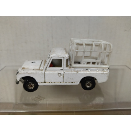 LAND ROVER PICKUP CIRCO BLANCO apx 1:64 GUISVAL NO BOX