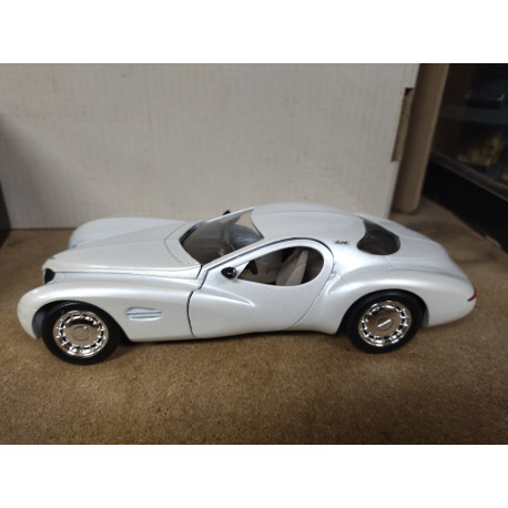 CHRYSLER ATLANTIC WHITE 1:24 GUILOY 64582 BOX