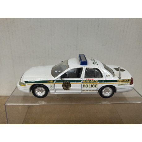 FORD CROWN VICTORIA POLICE MIAMI-DADE 1:43 ROAD CHAMPS NO BOX