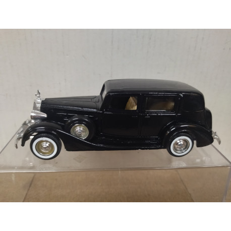 PACKARD 1937 SEDAN BLACK 1:43 SOLIDO 4047 NO BOX