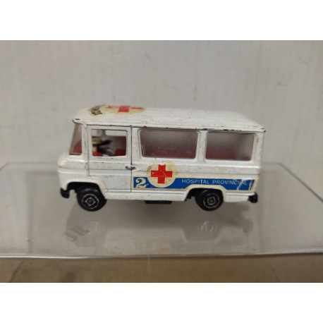 MERCEDES-BENZ L406 HOSPITAL PROVINCIAL apx 1:64 GUISVAL NO BOX